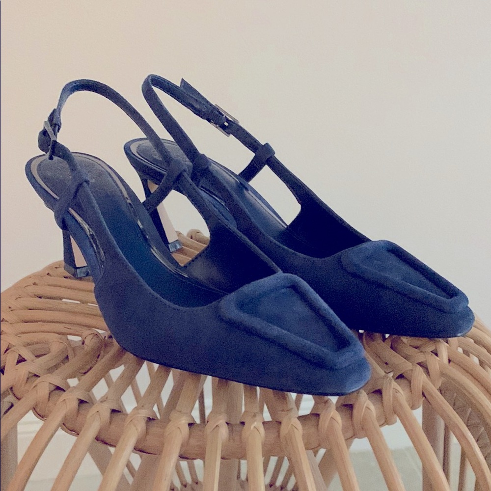 VINCE CAMUTO | 6.5 | navy blue suede sling back heels